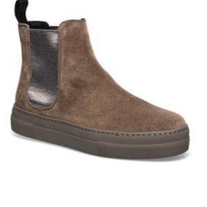 Chelsea boots